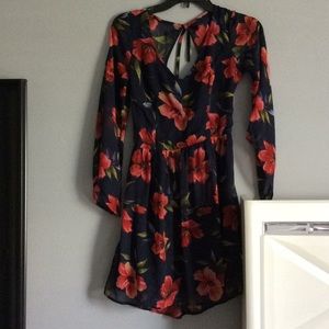 Hollister Medium floral dress💕